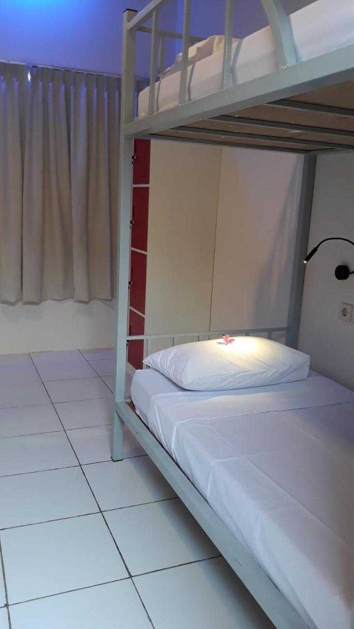 Bujang Lapuk Hostel เซกอตอง ภายนอก รูปภาพ