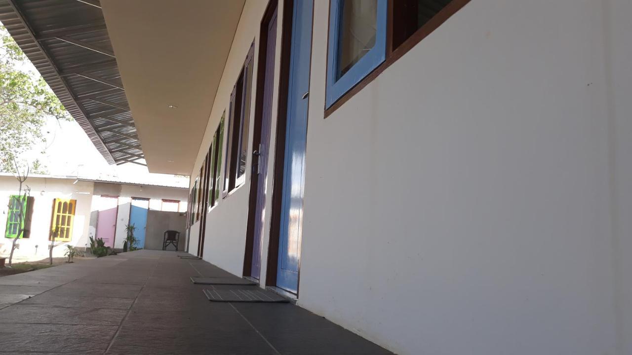 Bujang Lapuk Hostel เซกอตอง ภายนอก รูปภาพ
