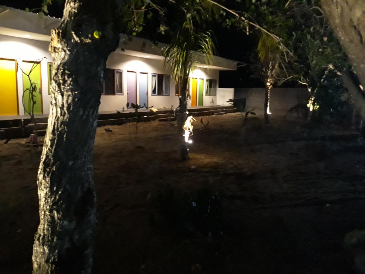 Bujang Lapuk Hostel เซกอตอง ภายนอก รูปภาพ