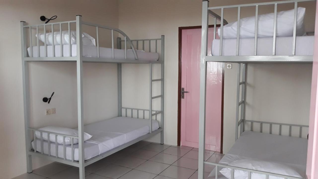 Bujang Lapuk Hostel เซกอตอง ภายนอก รูปภาพ